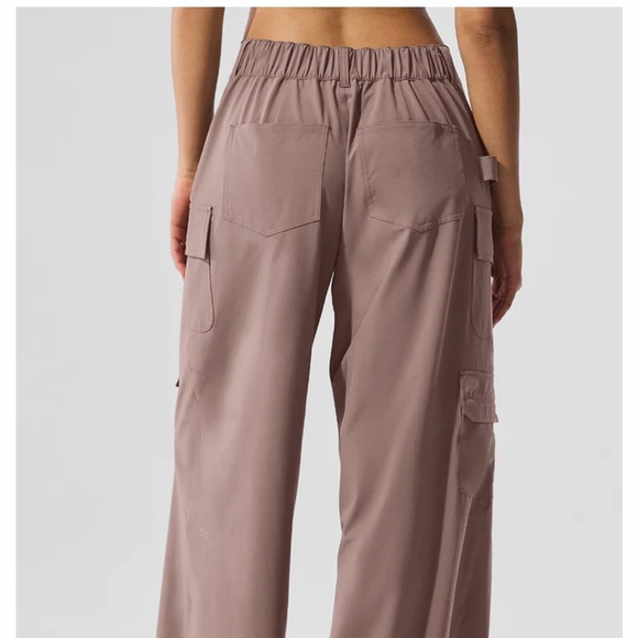 ALO NWT Cargo vWomen's Mauve Cargo Pants - Picture 4 of 6